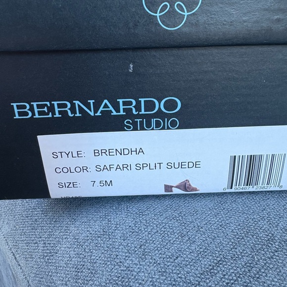 Bernardo Studio Bow Vamp Block Heel Sandal - Picture 4 of 4